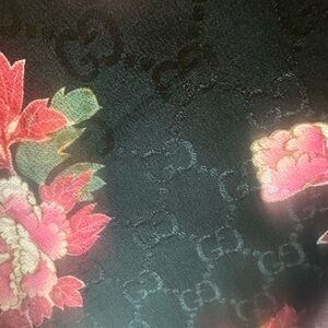 Gucci Silk GG & Floral shorts sz 48